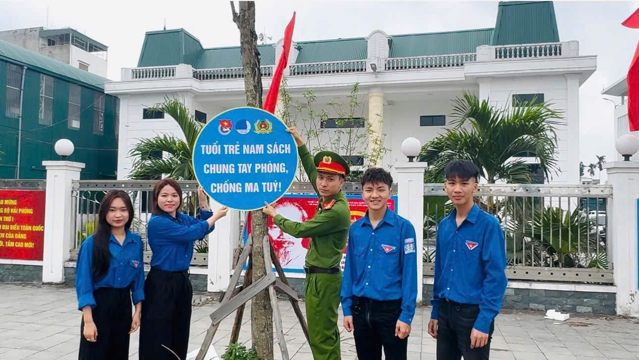Công an xã Nam Sách tổ chức ra quân thực hiện công trình thanh niên “Tuổi trẻ Nam Sách chung tay phòng, chống tệ nạn ma túy”